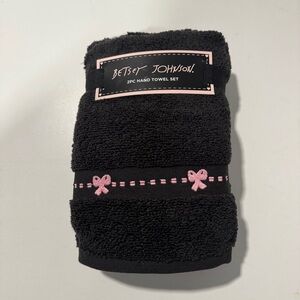 Betsey Johnson Black Towels with Pink Bow Accents